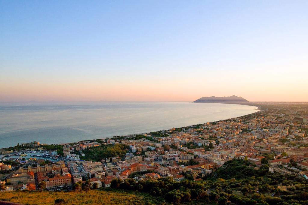 Torre Del Sole Hotel Terracina Exterior photo